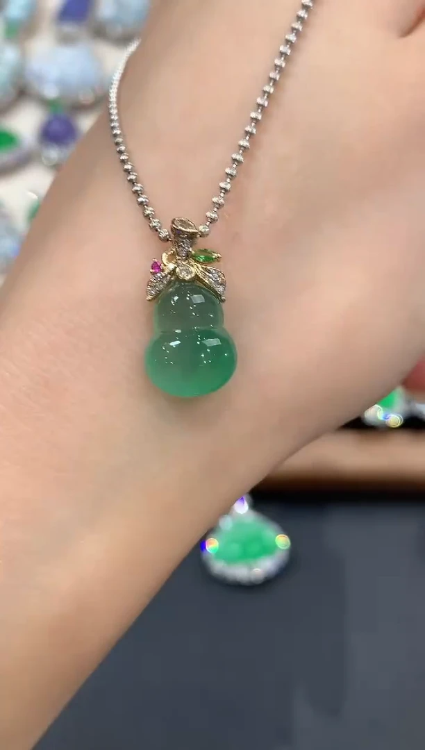 吊坠(不含链)18K金镶嵌翡翠q22