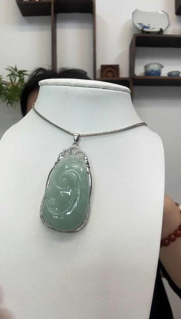 吊坠(赠链)银S925镶嵌翡翠如意