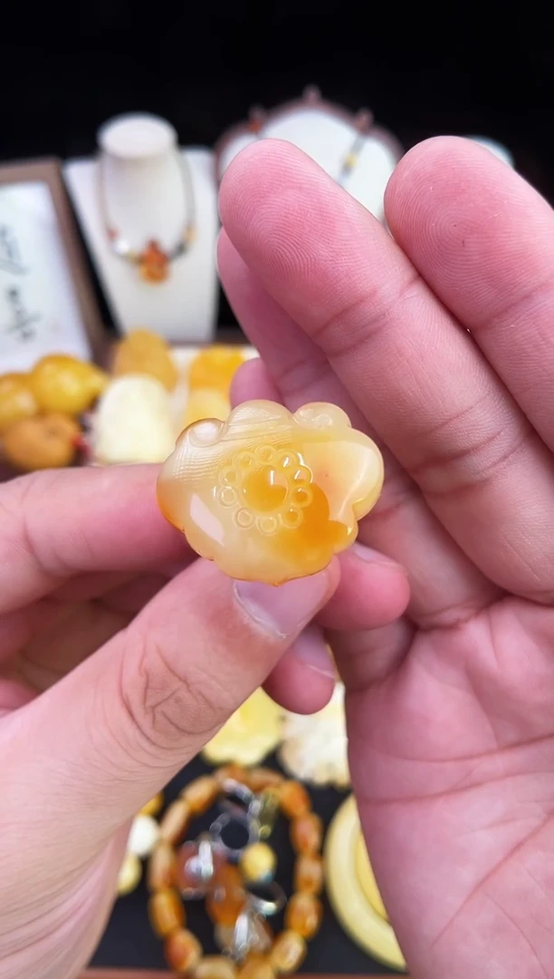 琥珀未镶嵌珠宝奇石柒月