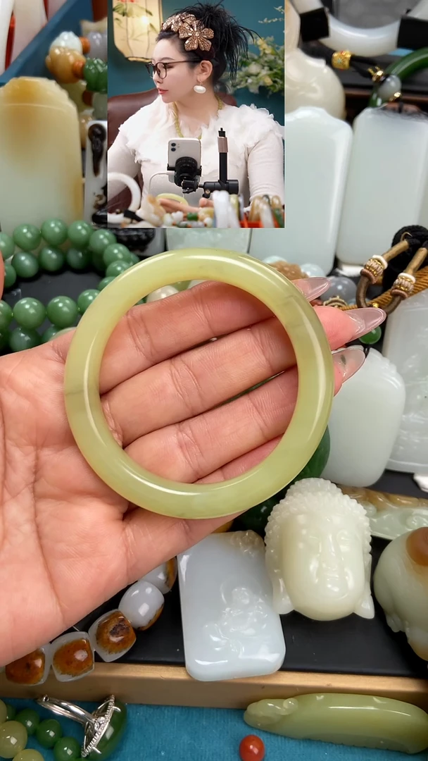 未镶嵌手串和田玉手镯