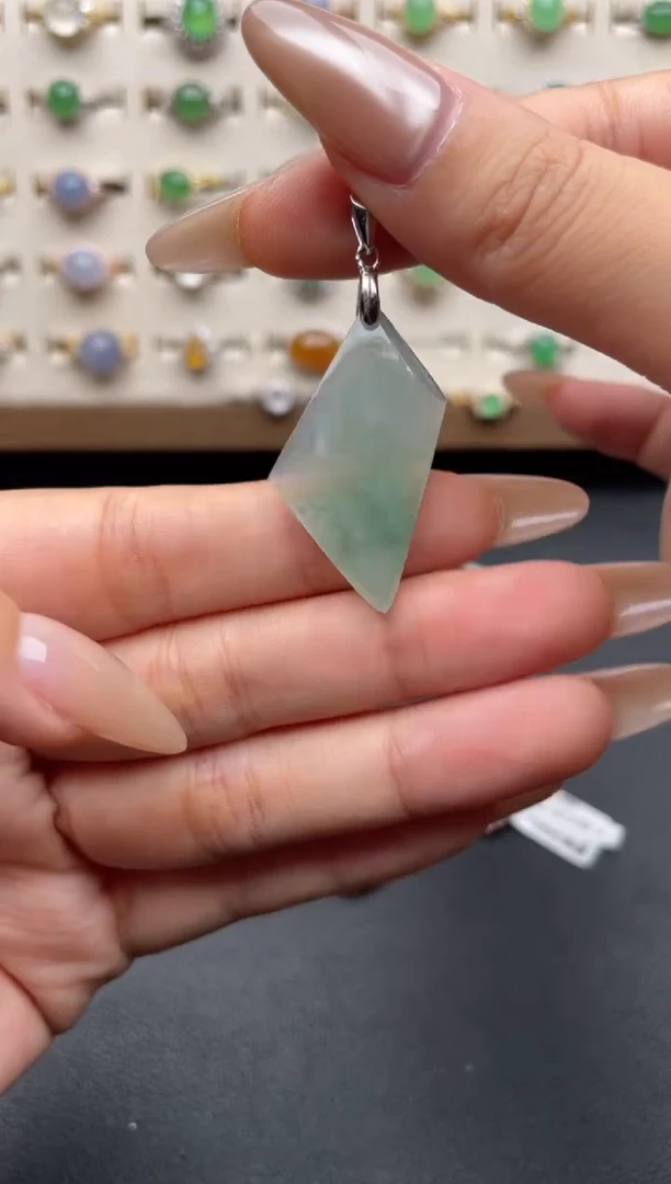 吊坠(赠链)银S925镶嵌翡翠一物一证一礼盒