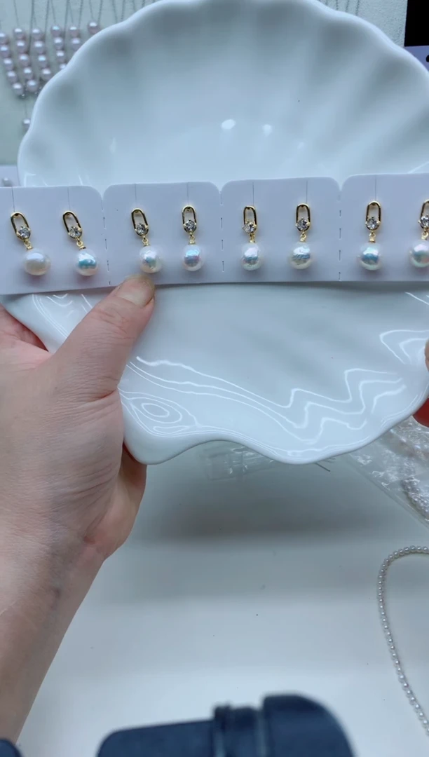 未镶嵌淡水珍珠耳饰淡水珍珠耳饰多样性发其一