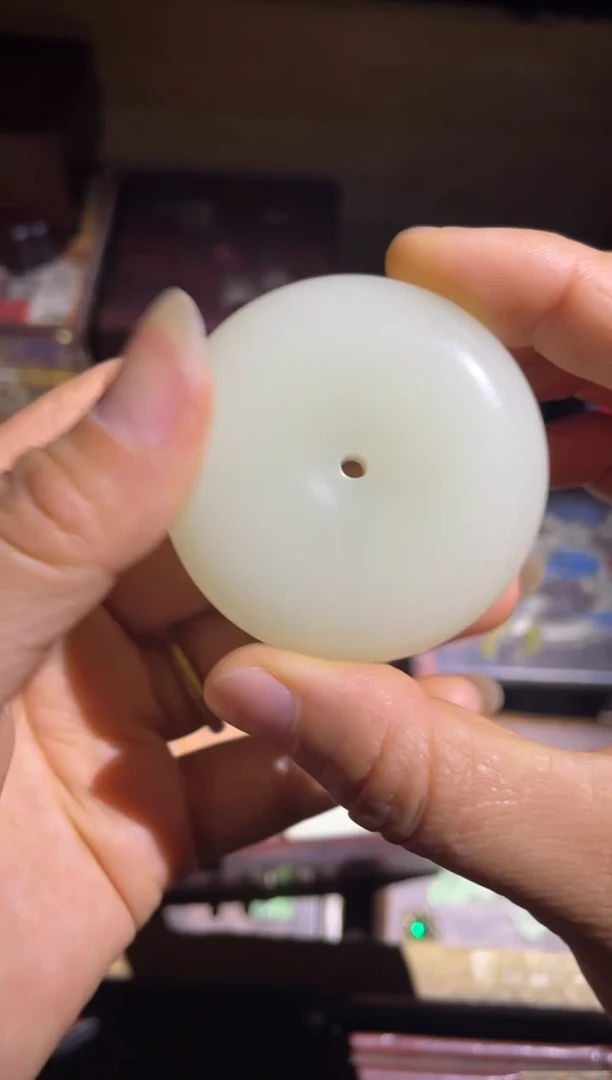 和田玉未镶嵌颈饰白玉平安扣1件