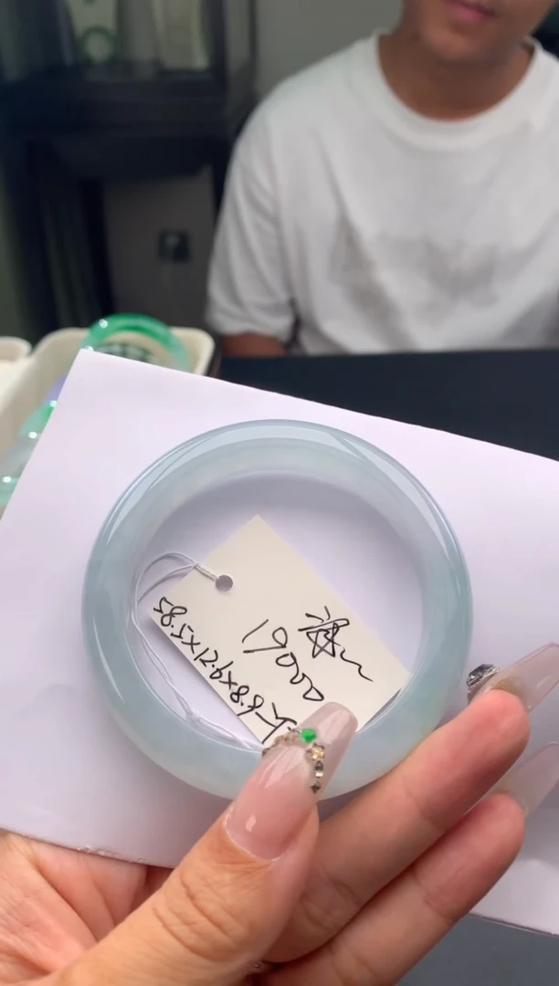 翡翠手镯未镶嵌海*翡翠手镯 下单联系小耳机#