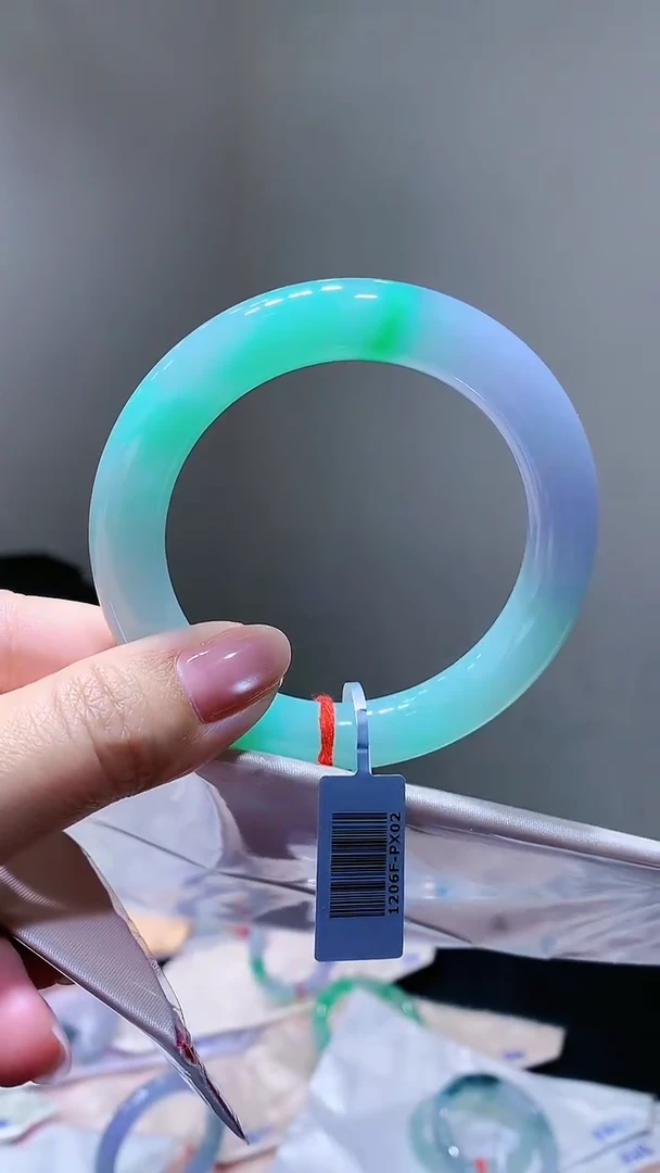 未镶嵌手镯翡翠-k60  天然缅甸A货翡翠总价25万定金2万