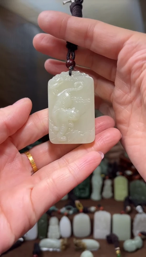 颈饰未镶嵌和田玉·