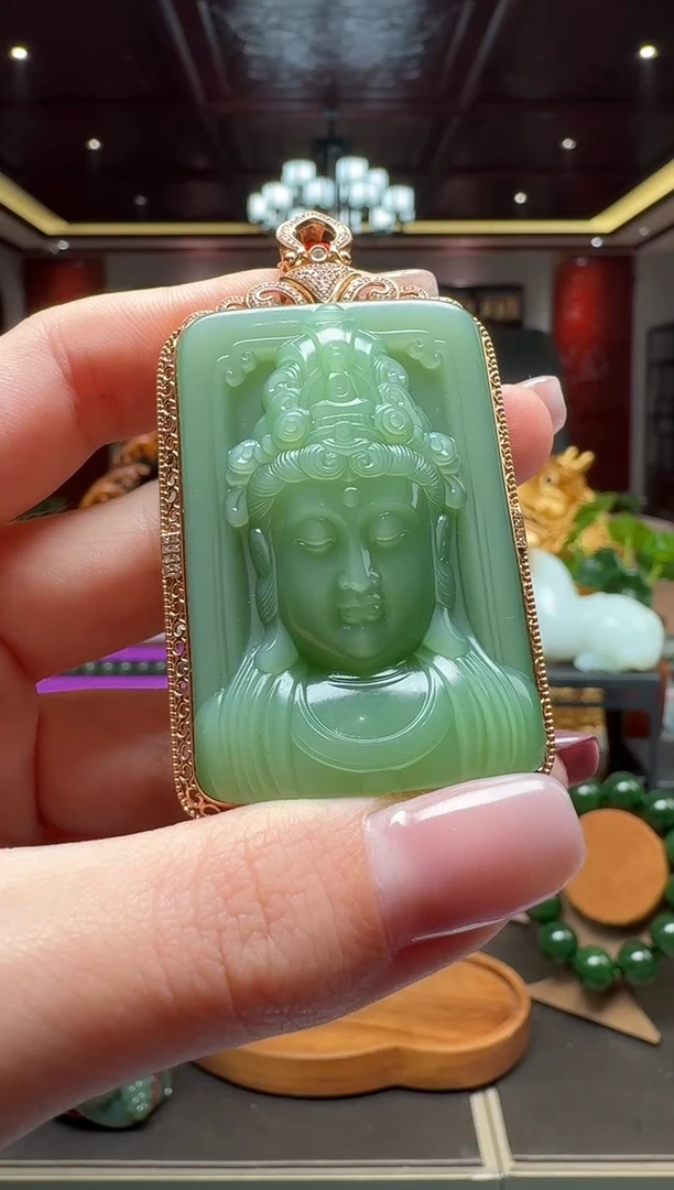 18K金镶嵌和田玉挂件by