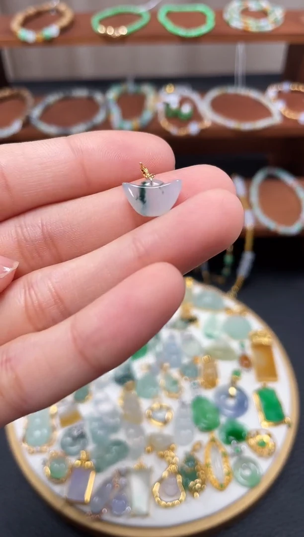 【闪购商品】翡翠吊坠(不含链)18K金镶嵌一个  JK601