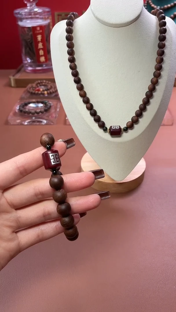 沉香手串沉水越南芽庄白棋08三圈+越南顺化紫棋10单圈设计款