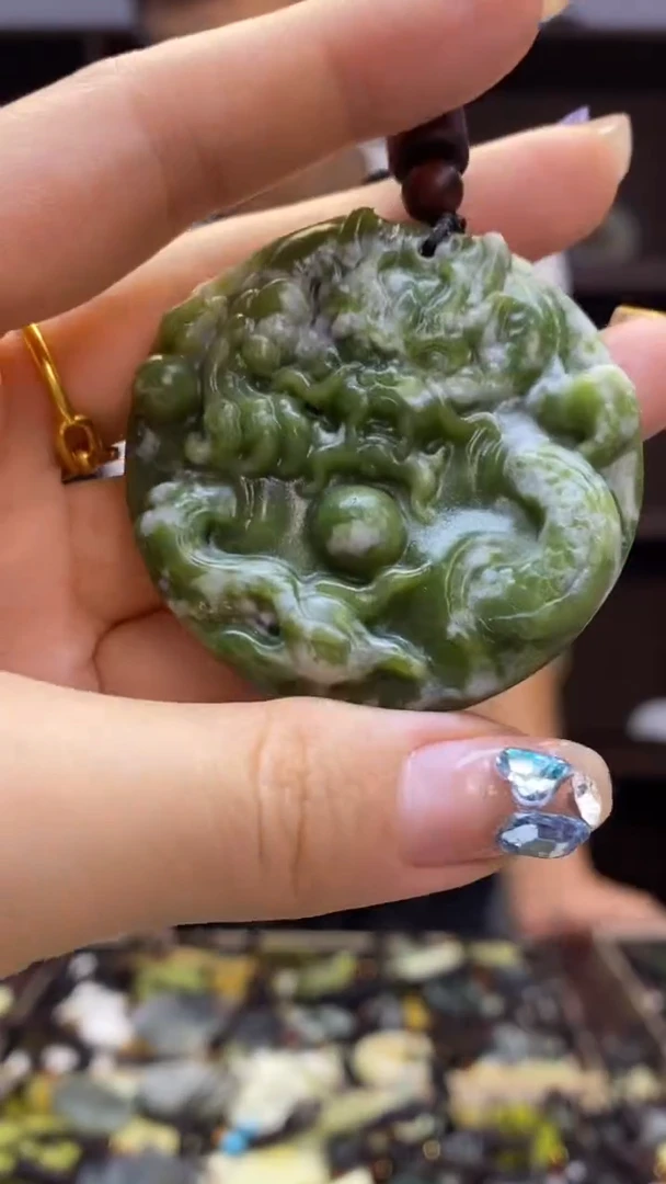 未镶嵌岫玉挂件