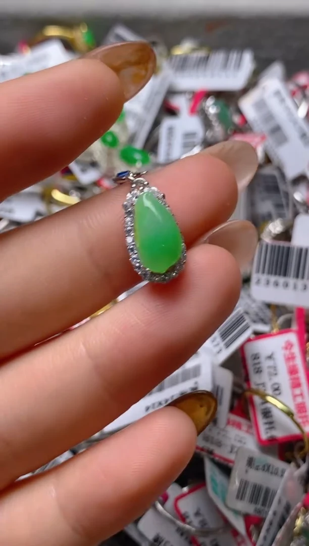 银S925镶嵌戒指翡翠百内无证书