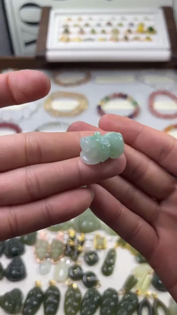 吊坠(不含链)未镶嵌翡翠1