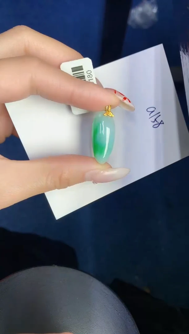 【闪购商品】翡翠颈饰18K金镶嵌0000000000