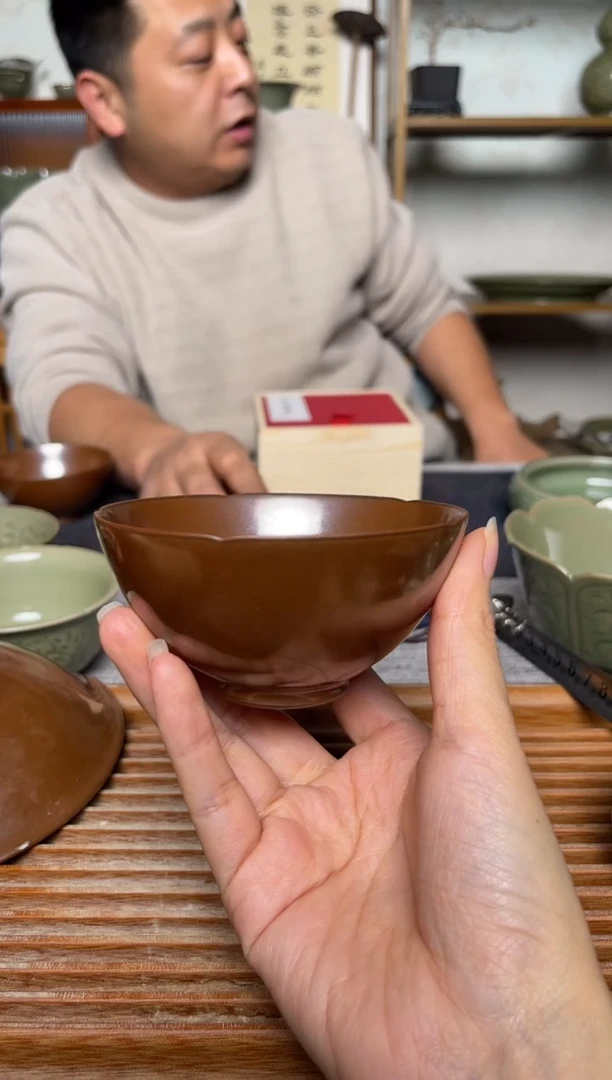 【闪购商品】其他紫金釉葵口玉兰杯