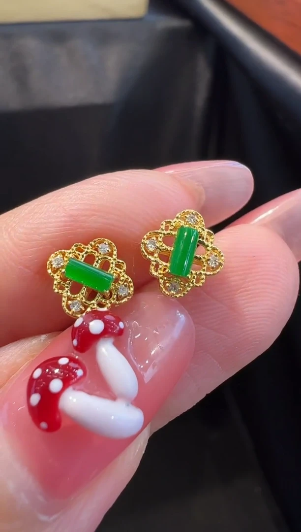 翡翠18K金镶嵌耳饰耳饰