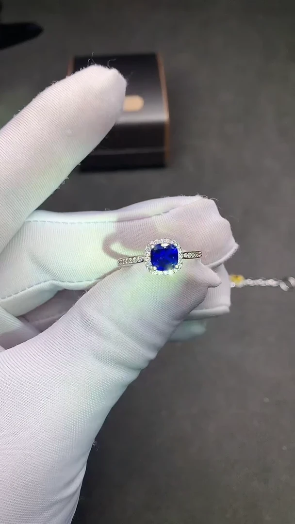【闪购商品】蓝宝石戒指银S925镶嵌........