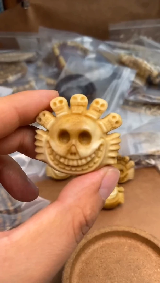 其他鹿骨杂件148-鹿角雕刻太阳花