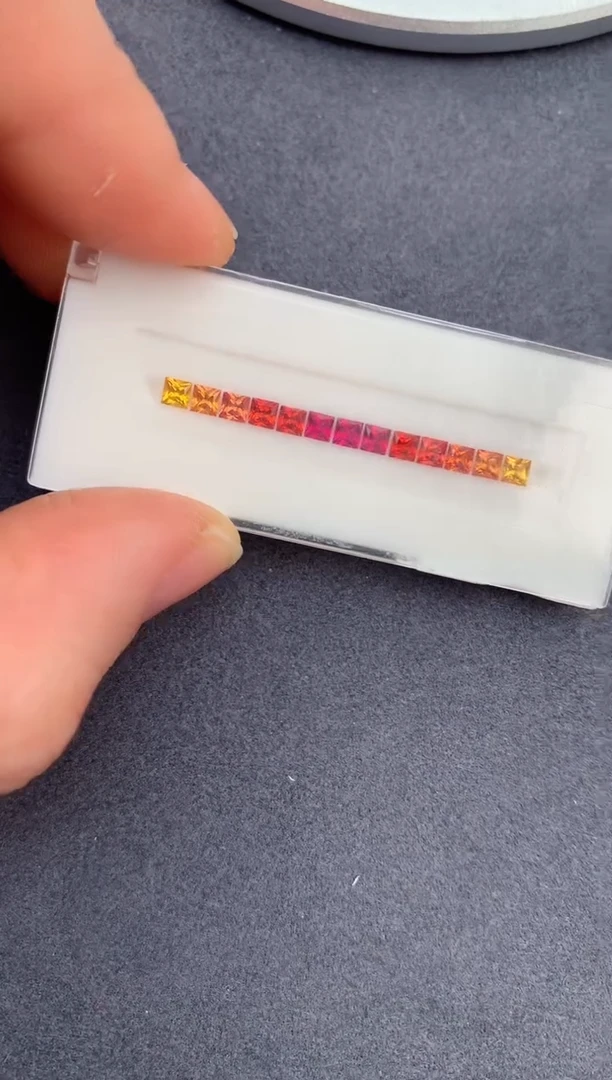 【闪购商品】彩色蓝宝石裸石未镶嵌1.3ct彩蓝宝套盒