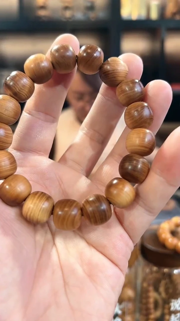 【闪购商品】崖柏13*14黑油老型微瑕不退换安排手套袋