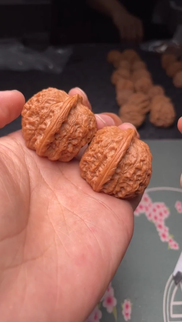 把件文玩核桃a284 血麒麟38尺