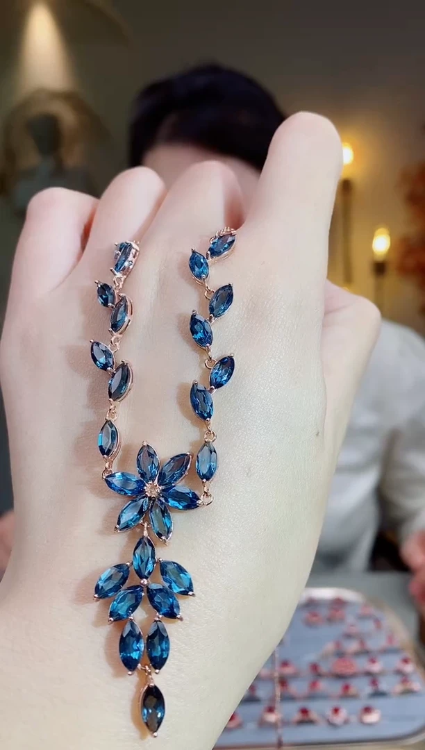 银S925镶嵌托帕石颈饰颈饰