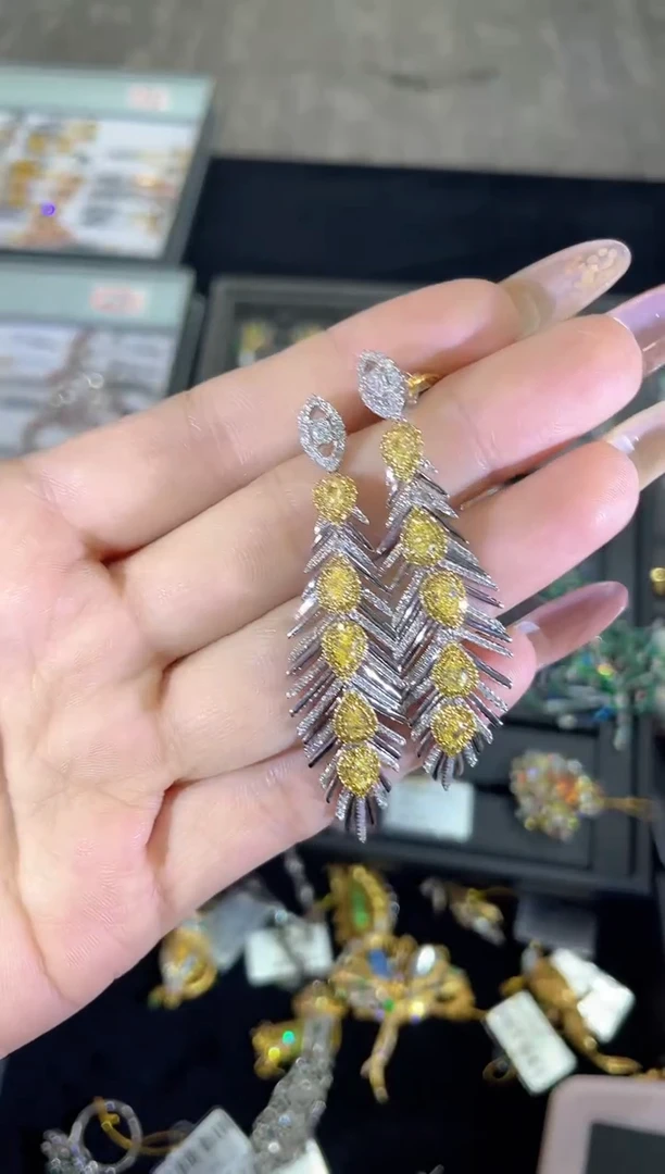 18K金镶嵌耳饰钻石     CY