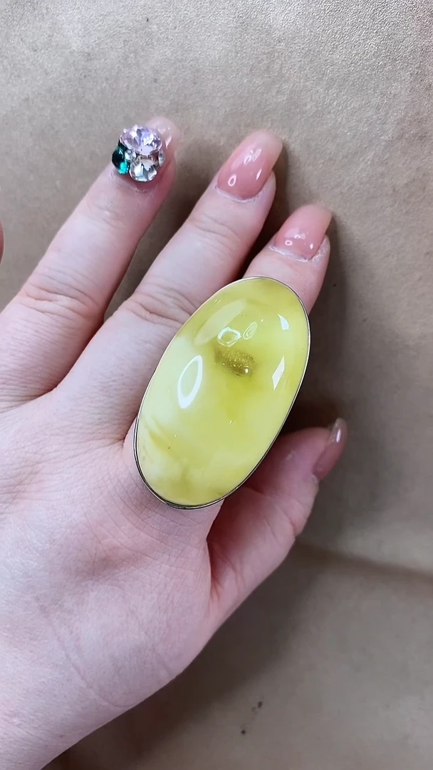 琥珀颈饰未镶嵌戒指