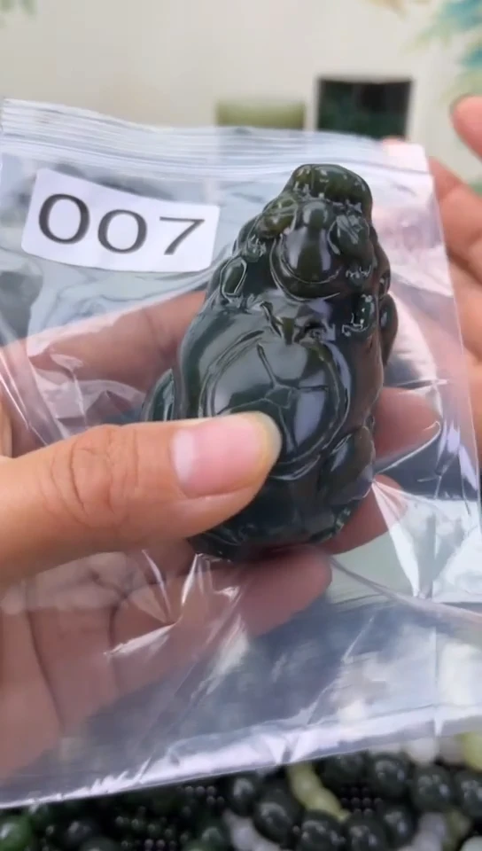 未镶嵌和田玉珠宝半成品貔貅