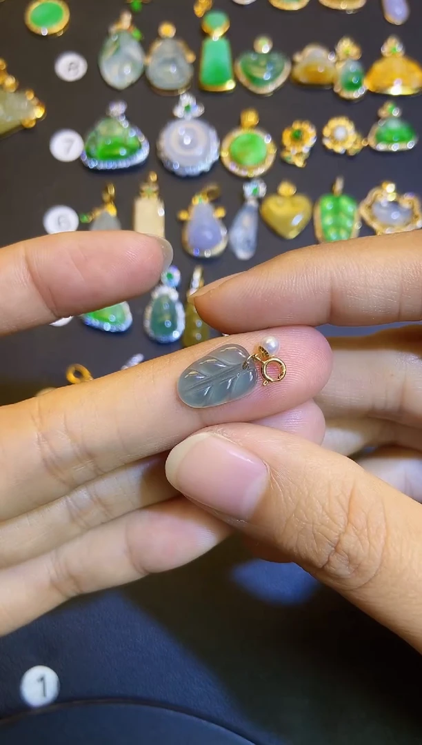 吊坠(不含链)18K金镶嵌翡翠1