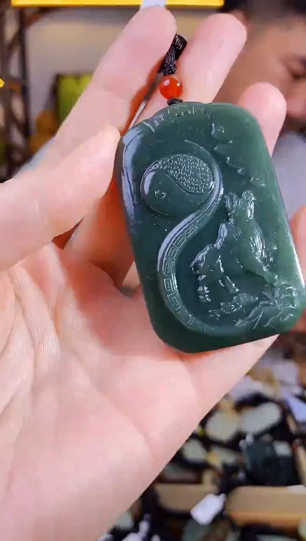 和田玉未镶嵌颈饰1