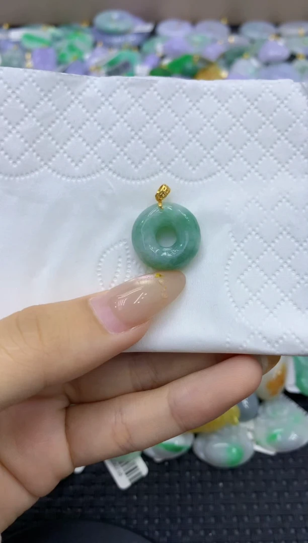 颈饰未镶嵌翡翠天然缅甸翡翠A货