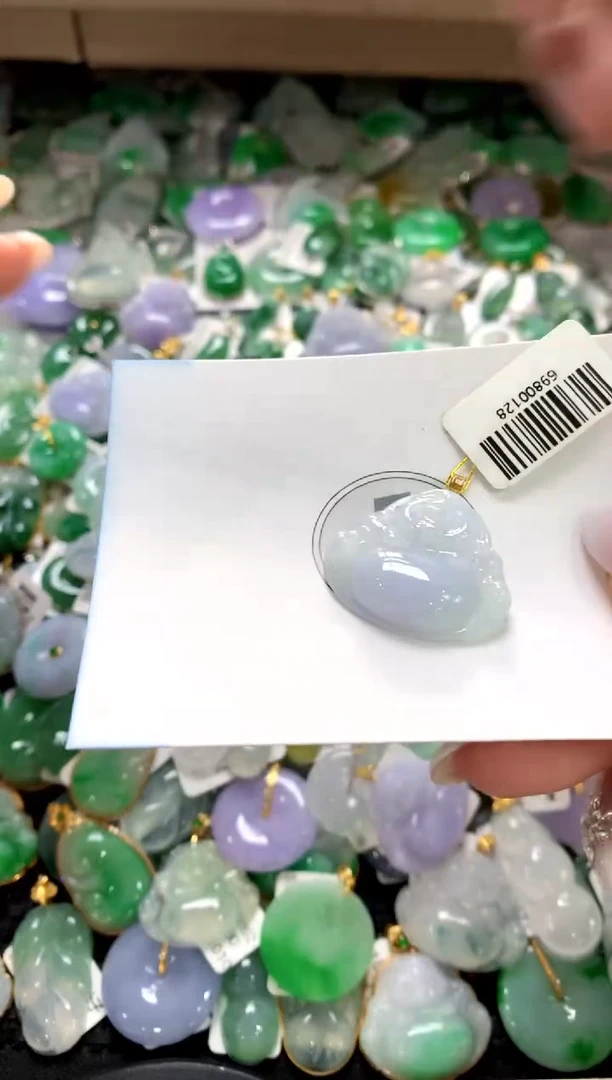 颈饰18K金镶嵌翡翠1111111111111111