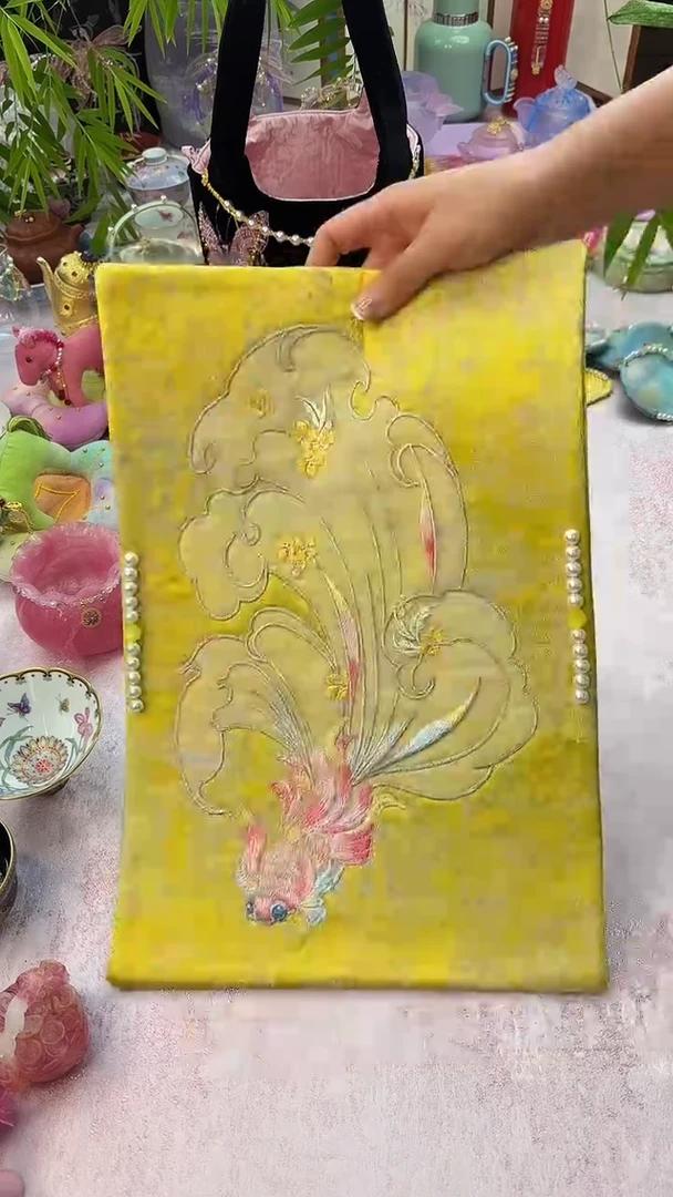 119黄色锦鲤钉珠茶席