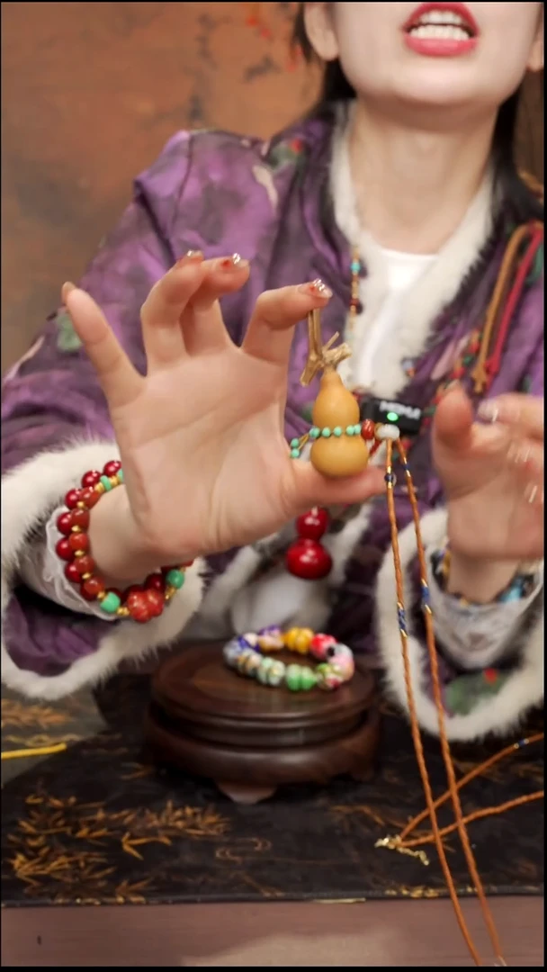 526--大漆脖挂小葫芦---88