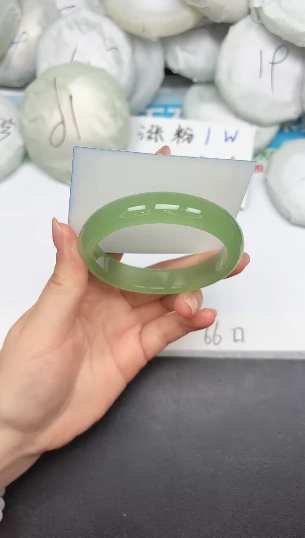 未镶嵌手镯石英质玉A367/58.41