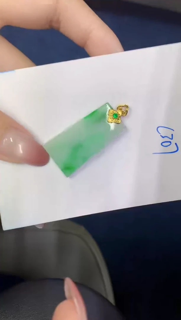 翡翠未镶嵌颈饰缅甸天然翡翠A货