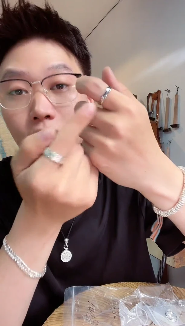 925银无活口戒指  闪3