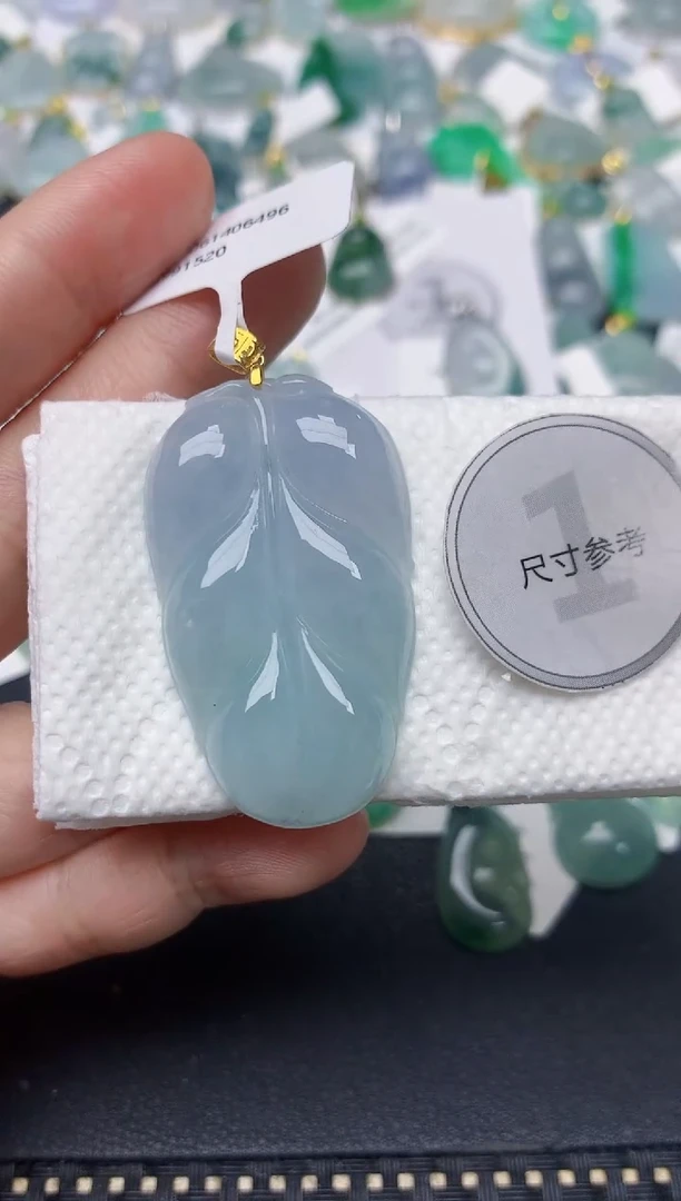 颈饰18K金镶嵌翡翠天然缅甸A货翡翠