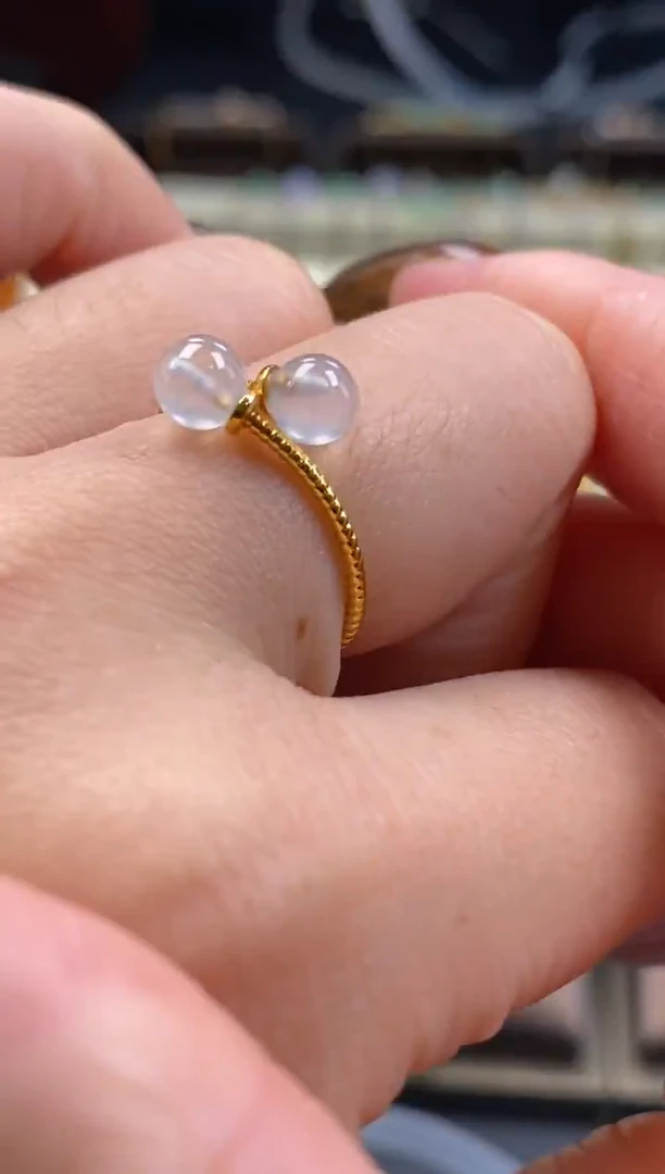 颈饰18K金镶嵌翡翠10519