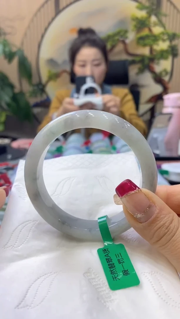 【闪购商品】翡翠手镯未镶嵌99904943