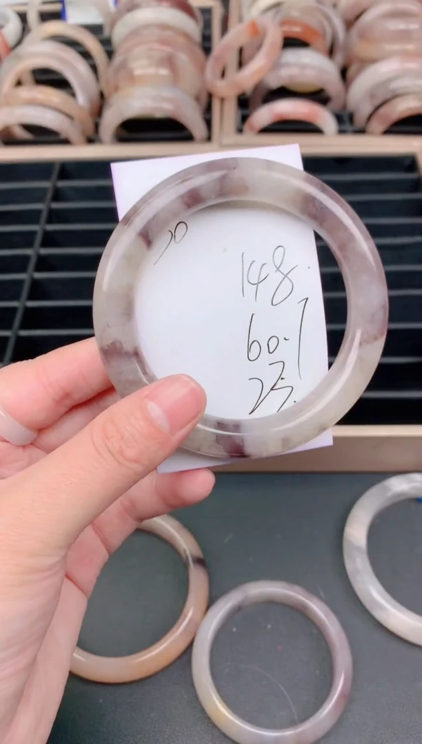 未镶嵌手镯石英质玉148