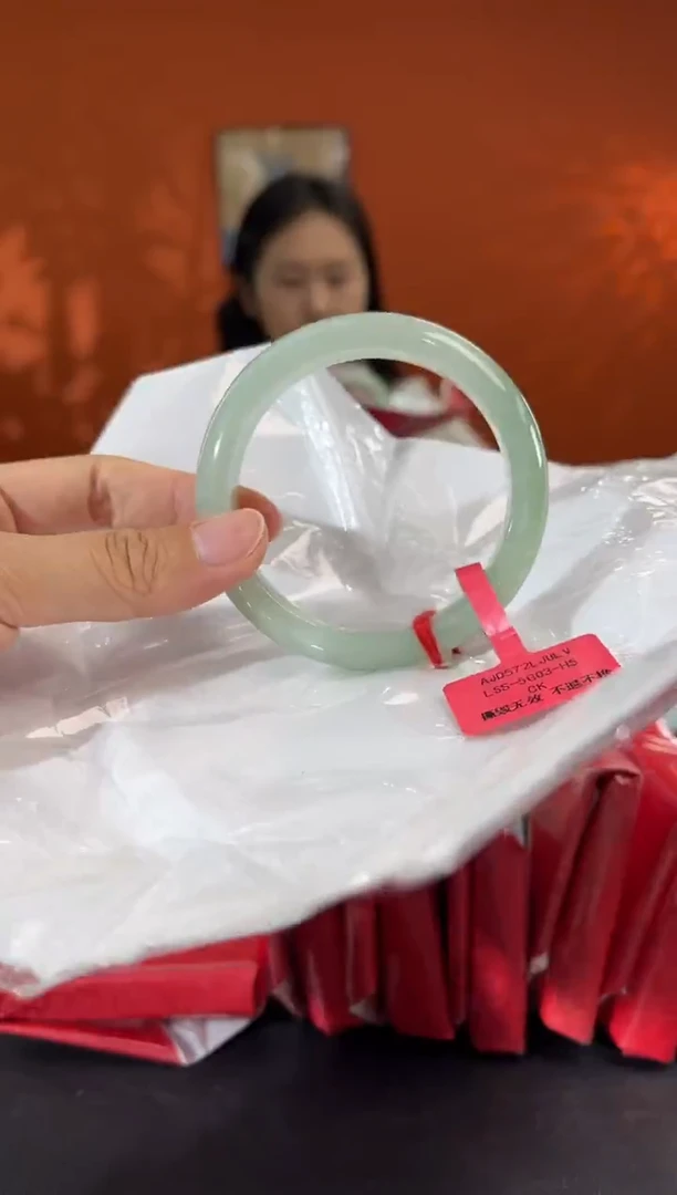 未镶嵌手镯翡翠4     5556