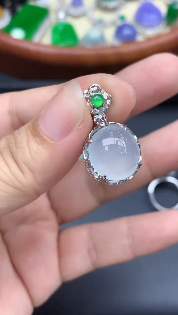 颈饰18K金镶嵌翡翠638-中国好珍宝