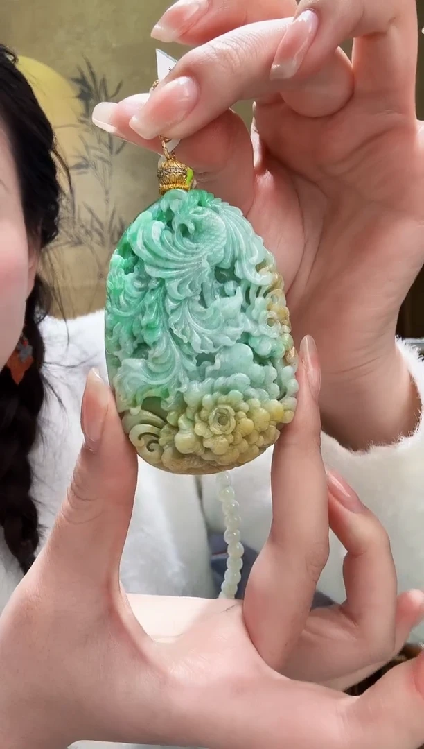 颈饰未镶嵌翡翠吊坠