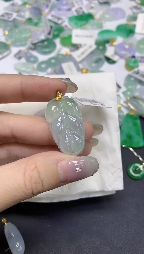 颈饰18K金镶嵌翡翠天然缅甸翡翠A货百元以上9元证书费自理