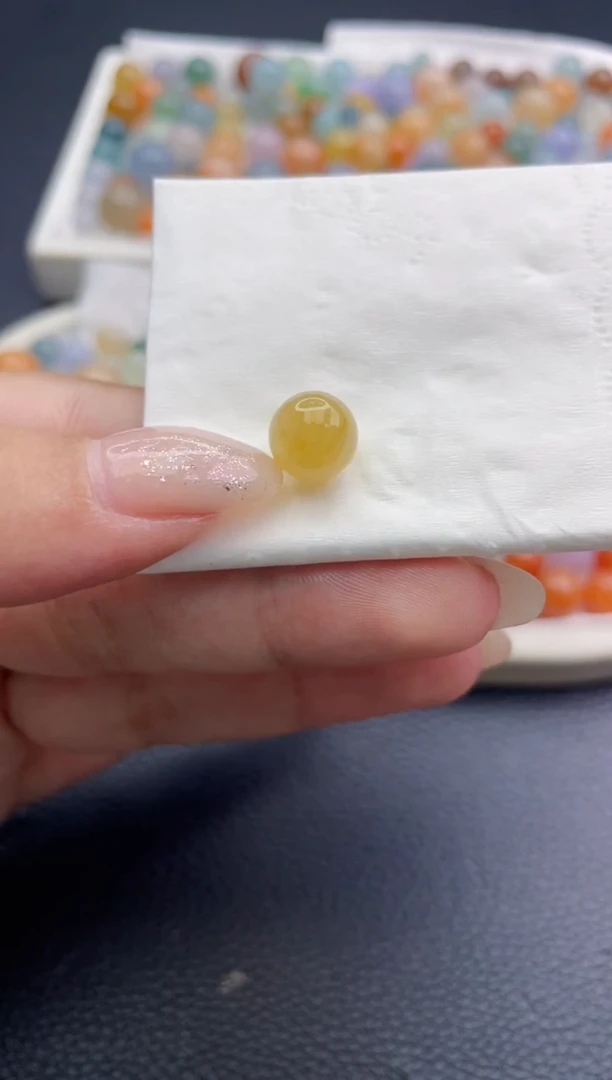 未镶嵌定制翡翠c**?珠子