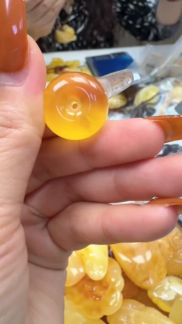 裸石琥珀未镶嵌如图