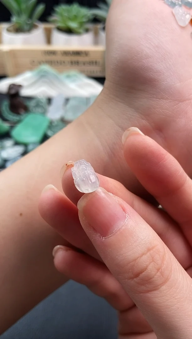 颈饰未镶嵌翡翠貔貅