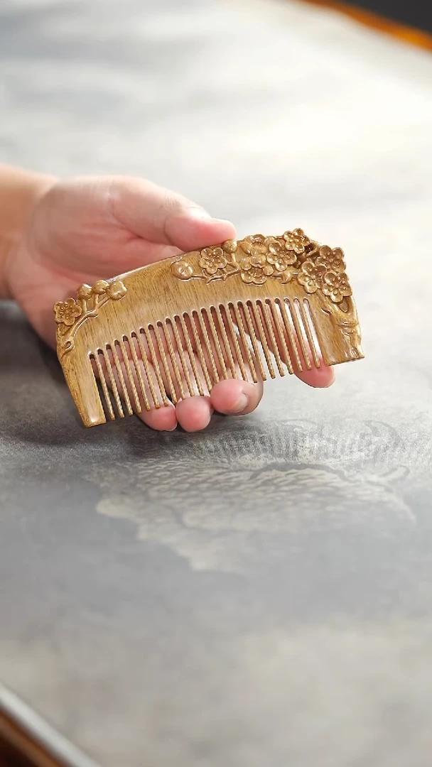 金丝楠老料大漆款踏雪寻梅梳