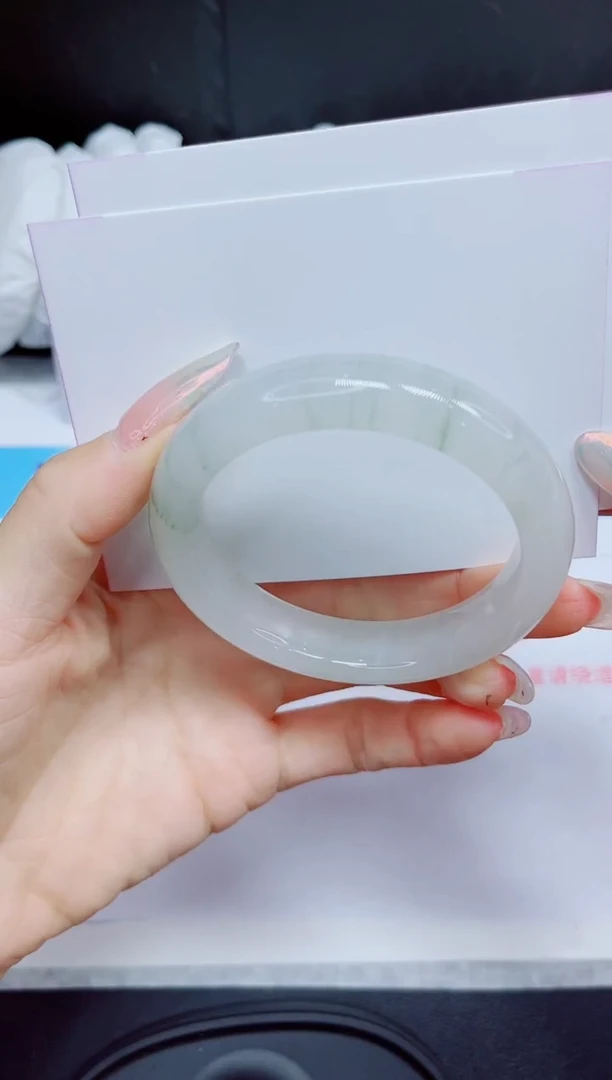 石英质玉手镯未镶嵌189.